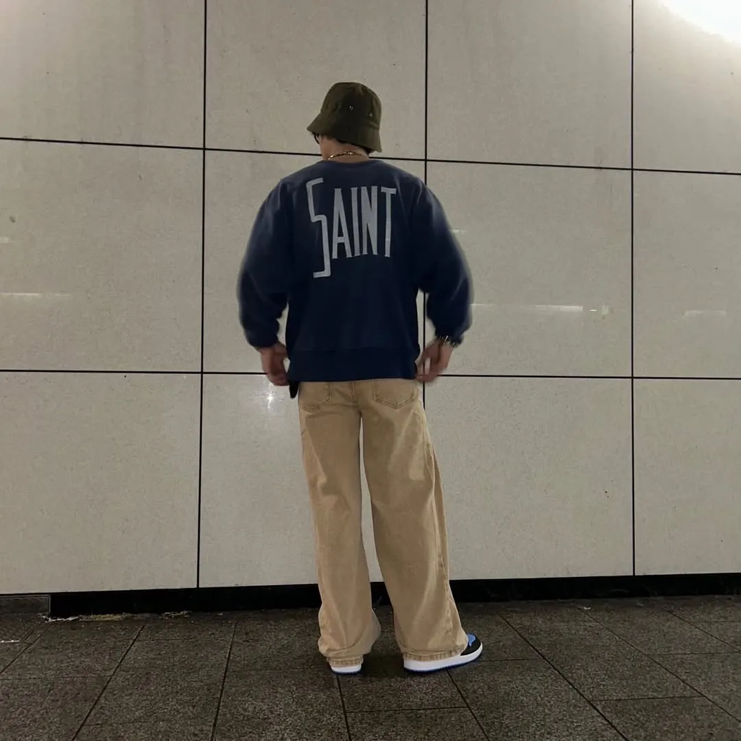 SAINT M×××××× Disney FANTASIA DNF_CREW N SWEAT/FANTSIA Mickey distressed sweatshirt, washed blue S-XL Assute dyed ready-made clothing, oxidation and fading, multiple washes to make the old wormhole damage treatment, simulated sun fading treatment, natural fading, customized Disney cooperation wash mark, correct main mark